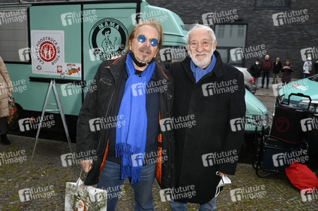 Frank Zander und Prominente unterstützen Caritas-Foodtruck in Berlin