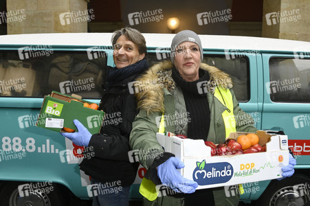 Frank Zander und Prominente unterstützen Caritas-Foodtruck in Berlin