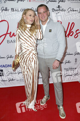 Charity Vernissage von Juliane Golbs in Hamburg