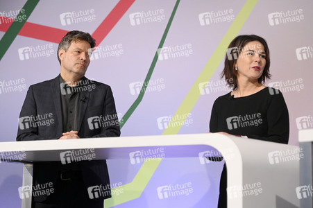 Ergebnisverkündung der digitalen Urabstimmung von Bündnis 90/Die Grünen in Berlin