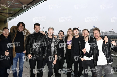 Photocall zur Silvestershow 'Celebrate at the Gate - Willkommen 2022' in Berlin