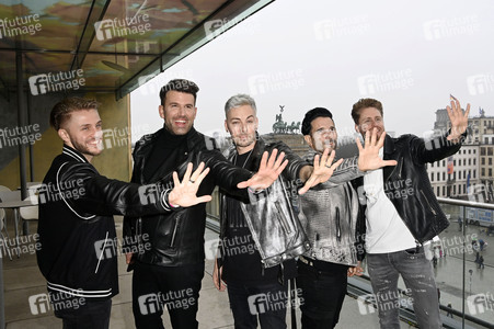 Photocall zur Silvestershow 'Celebrate at the Gate - Willkommen 2022' in Berlin