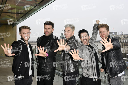Photocall zur Silvestershow 'Celebrate at the Gate - Willkommen 2022' in Berlin