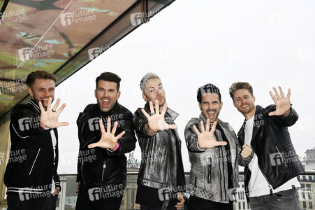 Photocall zur Silvestershow 'Celebrate at the Gate - Willkommen 2022' in Berlin
