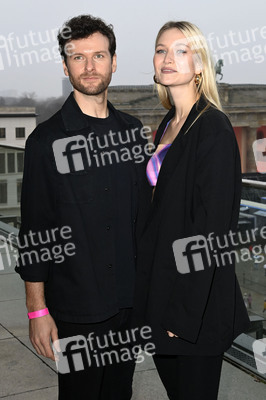 Photocall zur Silvestershow 'Celebrate at the Gate - Willkommen 2022' in Berlin