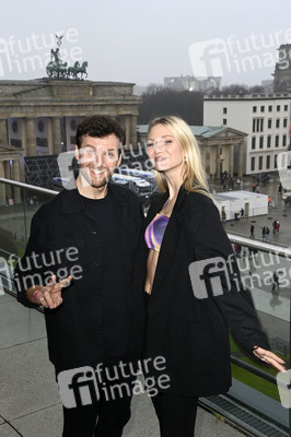 Photocall zur Silvestershow 'Celebrate at the Gate - Willkommen 2022' in Berlin