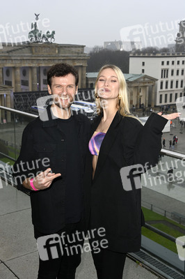 Photocall zur Silvestershow 'Celebrate at the Gate - Willkommen 2022' in Berlin