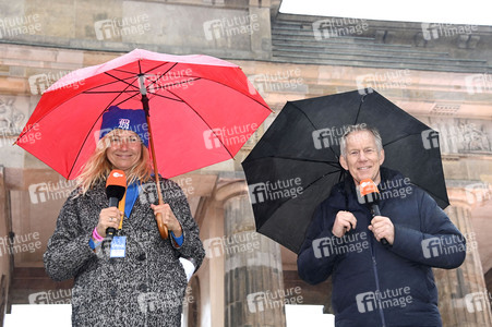 Photocall zur Silvestershow 'Celebrate at the Gate - Willkommen 2022' in Berlin