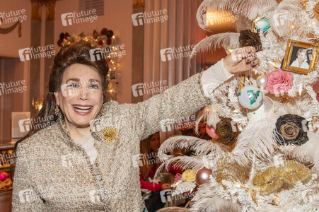 Weihnachtsbaumschmücken im Hollywood Museum in Los Angeles