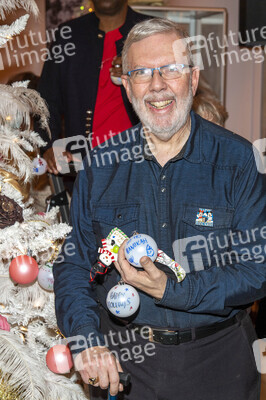 Weihnachtsbaumschmücken im Hollywood Museum in Los Angeles