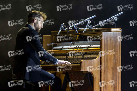 TV-Show 'MDR Sputnik präsentiert: Friends of Mark Forster' in Leipzig