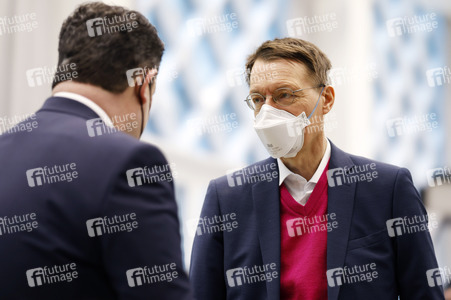 Pressetermin zur Unterzeichnung des Koalitionsvertrages in Berlin