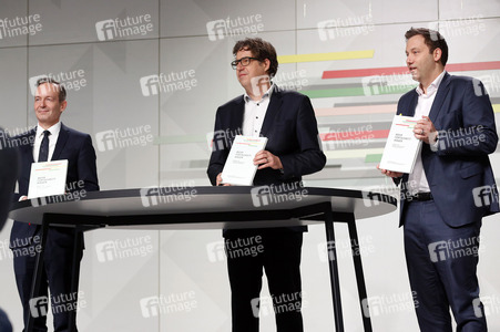 Pressetermin zur Unterzeichnung des Koalitionsvertrages in Berlin