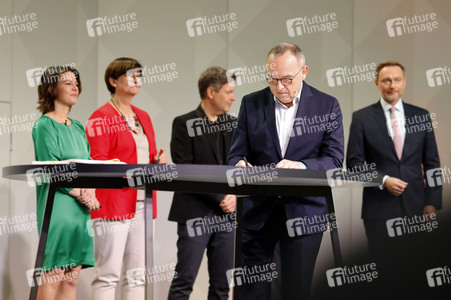Pressetermin zur Unterzeichnung des Koalitionsvertrages in Berlin
