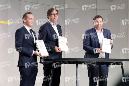 Pressetermin zur Unterzeichnung des Koalitionsvertrages in Berlin