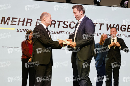 Pressetermin zur Unterzeichnung des Koalitionsvertrages in Berlin