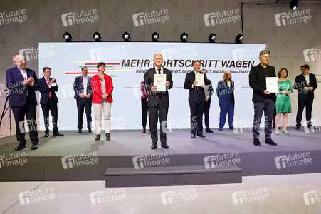 Pressetermin zur Unterzeichnung des Koalitionsvertrages in Berlin