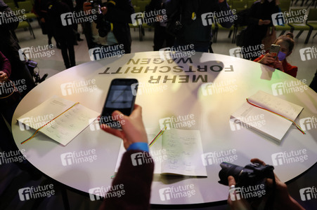 Pressetermin zur Unterzeichnung des Koalitionsvertrages in Berlin