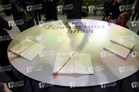 Pressetermin zur Unterzeichnung des Koalitionsvertrages in Berlin