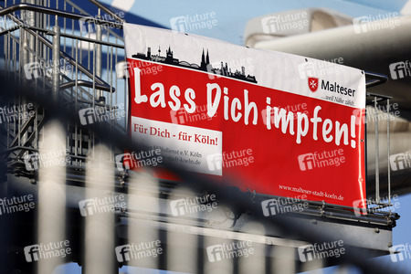 Impfaktion im historischen Airbus in Köln