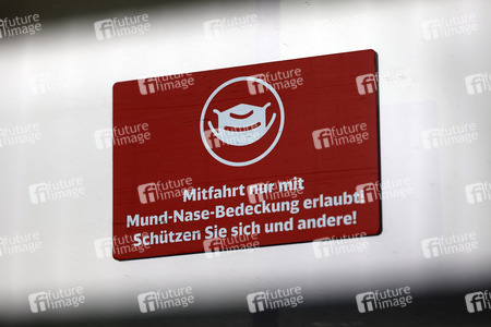 Symbolfoto Maskenpflicht in Zügen