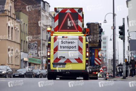 Symbolfoto Schwertransport