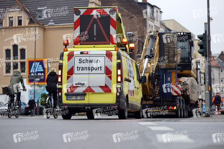 Symbolfoto Schwertransport