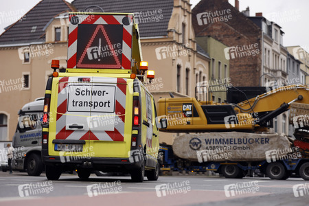 Symbolfoto Schwertransport