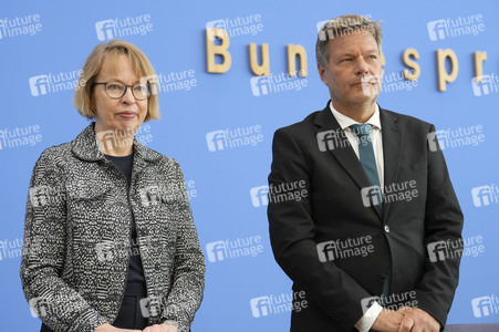 Bundespressekonferenz Vorstellung der Herbstprojektion 2024 der Bundesregierung in Berlin
