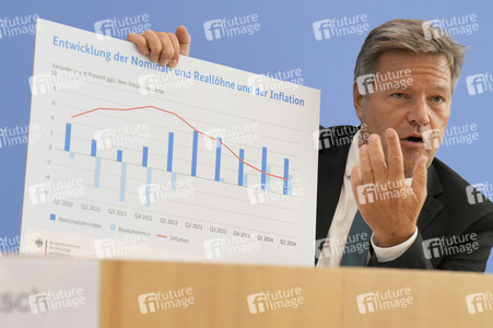 Bundespressekonferenz Vorstellung der Herbstprojektion 2024 der Bundesregierung in Berlin