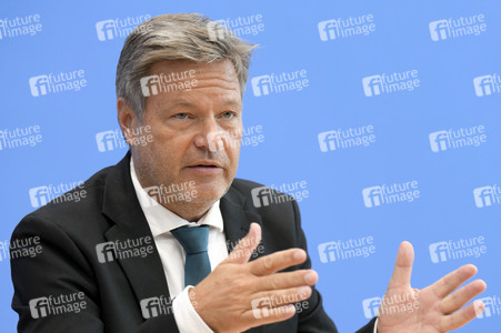 Bundespressekonferenz Vorstellung der Herbstprojektion 2024 der Bundesregierung in Berlin