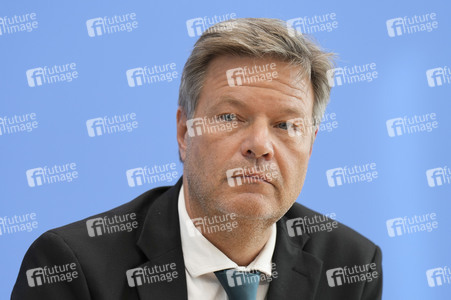 Bundespressekonferenz Vorstellung der Herbstprojektion 2024 der Bundesregierung in Berlin