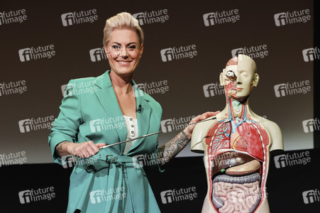 Premierenlesung des Buchs 'Ab unter die Gürtellinie' in Köln