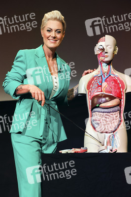 Premierenlesung des Buchs 'Ab unter die Gürtellinie' in Köln