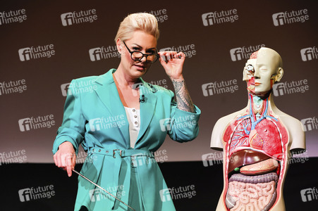 Premierenlesung des Buchs 'Ab unter die Gürtellinie' in Köln