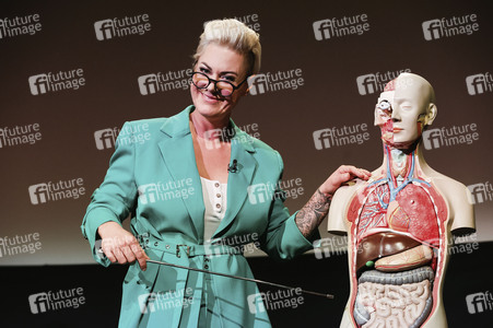 Premierenlesung des Buchs 'Ab unter die Gürtellinie' in Köln