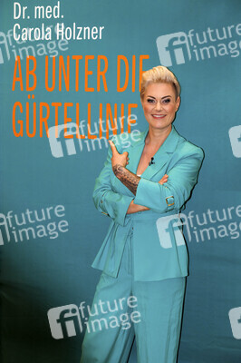 Premierenlesung des Buchs 'Ab unter die Gürtellinie' in Köln