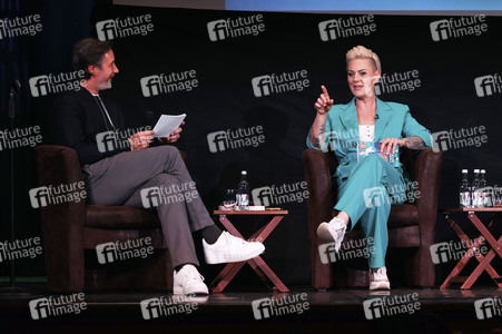 Premierenlesung des Buchs 'Ab unter die Gürtellinie' in Köln