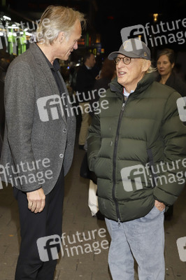 Gala-Premiere zum Start des neuen Programms Varieté im Hansa-Theater in Hamburg