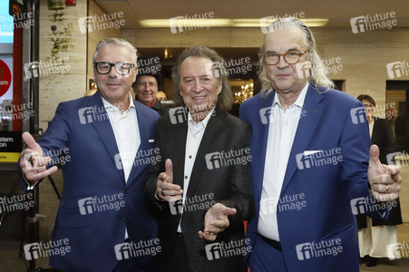 Gala-Premiere zum Start des neuen Programms Varieté im Hansa-Theater in Hamburg