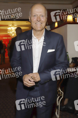 Gala-Premiere zum Start des neuen Programms Varieté im Hansa-Theater in Hamburg