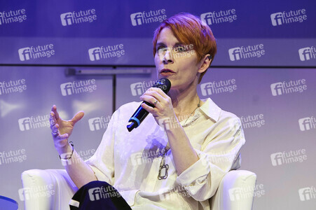 Tana French und Ulrich Noethen auf der lit.Cologne Spezial 2024 in Köln