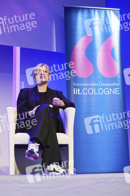 Caroline Peters auf der lit.Cologne Spezial 2024 in Köln