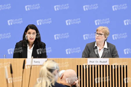 Bundespressekonferenz 'Monitor Menschenhandel in Deutschland - Erster Periodischer Bericht'  in Berlin