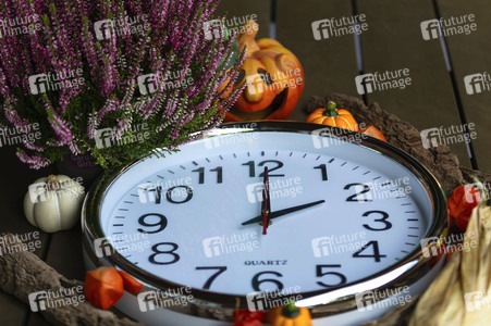 Symbolfoto Zeitumstellung im Herbst
