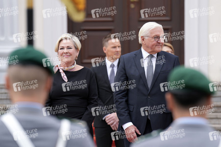 Begrüßung der Präsidentin von Island in Berlin