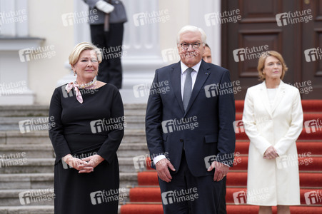 Begrüßung der Präsidentin von Island in Berlin