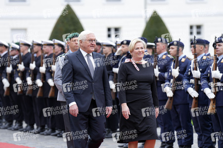 Begrüßung der Präsidentin von Island in Berlin