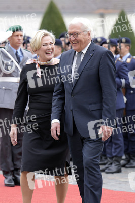 Begrüßung der Präsidentin von Island in Berlin