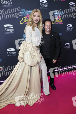 Musicalpremiere '& Julia' in Hamburg